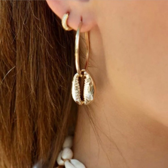 Bohemian “By the Seaside” Seashell Hoop Earrings - Picture 5 of 5